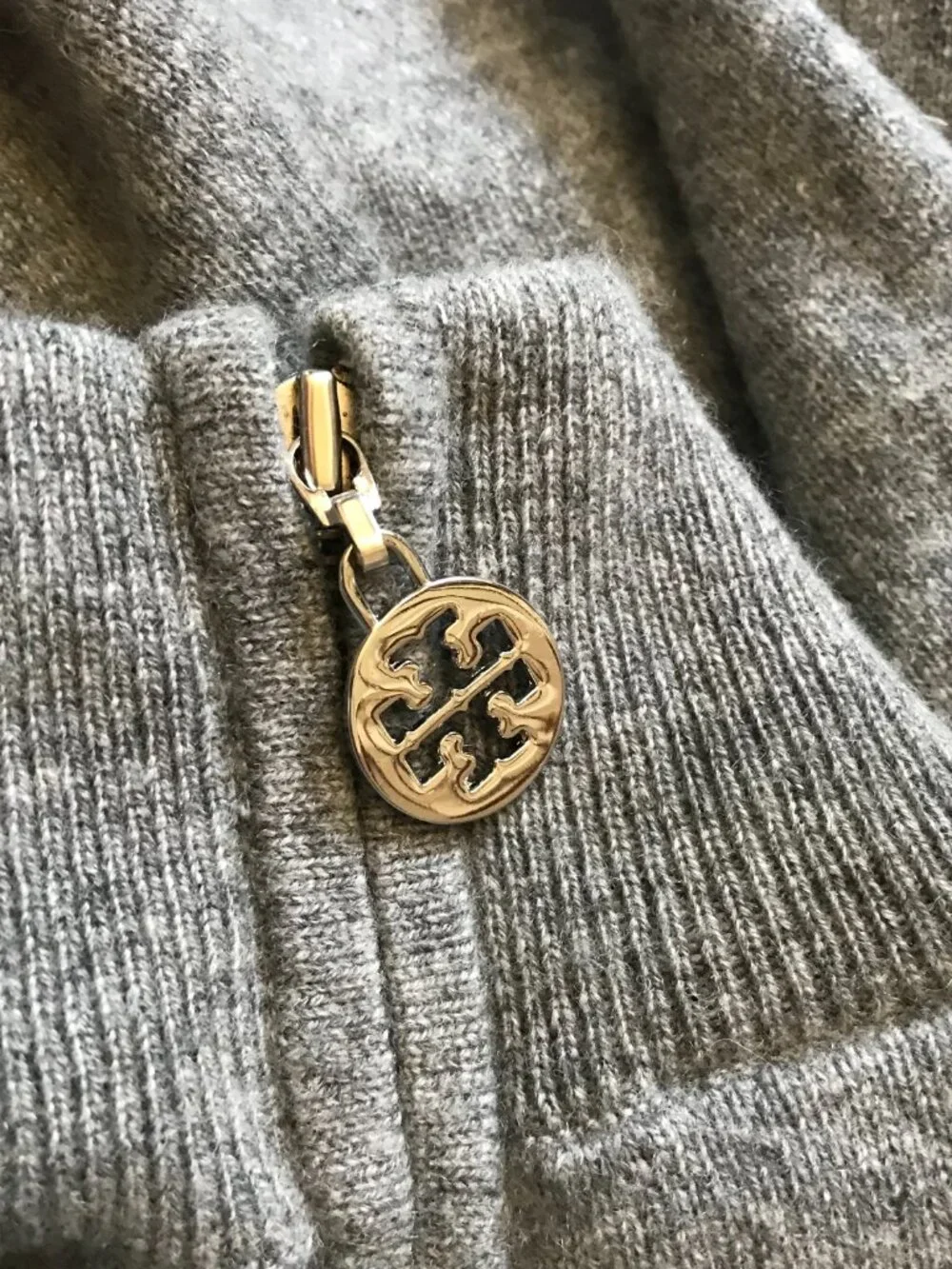 Tory Burch Cashmere Sweater Womens Medium Gray Mock Neck 3/4 Sleeve Rear Zipper